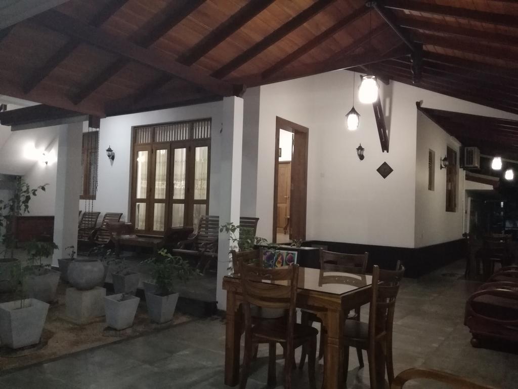 Bianco Terrace Hotel Negombo Eksteriør billede